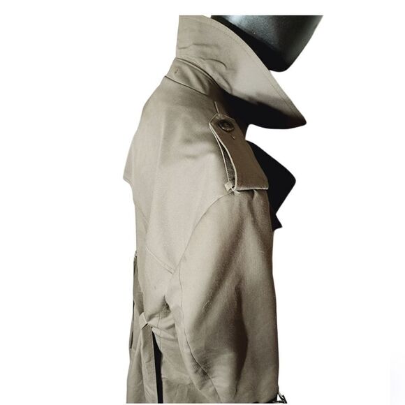 Christain Dior   - Picture 9 of 16